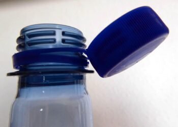 Au Gabon, plus de bouteilles en plastique sans bouchon solidaire, le pays franchit un cap dans la lutte contre la pollution