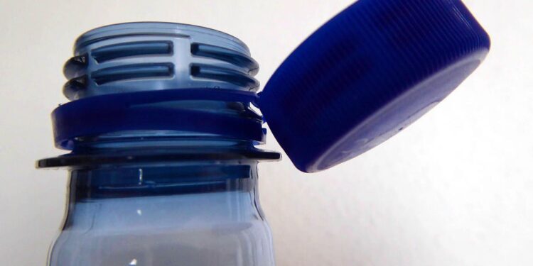 Au Gabon, plus de bouteilles en plastique sans bouchon solidaire, le pays franchit un cap dans la lutte contre la pollution