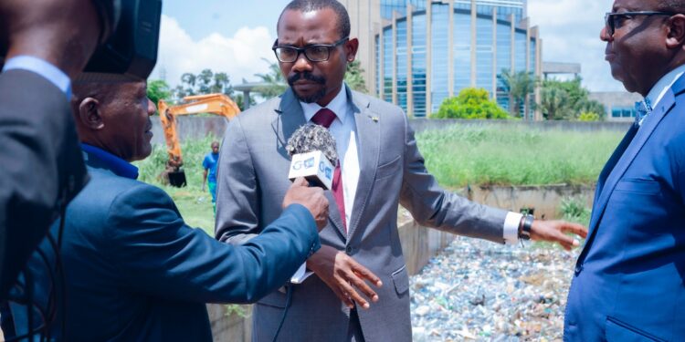 Nettoyage du bassin versant de la vallée Sainte-Marie : récupération administrative ou efficacité gouvernementale ?