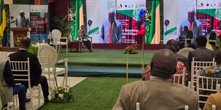 Recherche scientifique appliquée : « le programme RESSAC vise à outiller les jeunes scientifiques », dixit Peter Minang