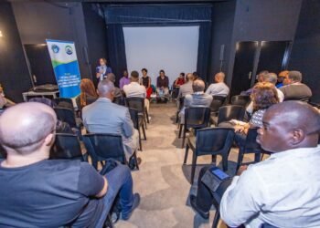 Forêts ogivines et vie sociale des populations : transformation économique et durabilité au centre d&rsquo;un débat à l&rsquo;Institut Français