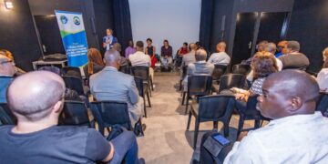 Forêts ogivines et vie sociale des populations : transformation économique et durabilité au centre d&rsquo;un débat à l&rsquo;Institut Français