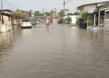 Brève : des quartiers de Libreville dans les eaux après la pluie du petit matin de dimanche 11 janvier