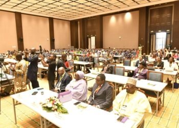 Gouvernance environnementale : la déclaration de Yaoundé place la science et la finance climatique au cœur de l&rsquo;action parlementaire