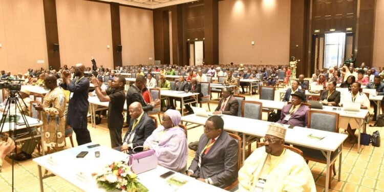 Gouvernance environnementale : la déclaration de Yaoundé place la science et la finance climatique au cœur de l’action parlementaire